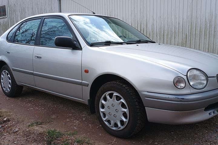 undefined Toyota Corolla fra 1999