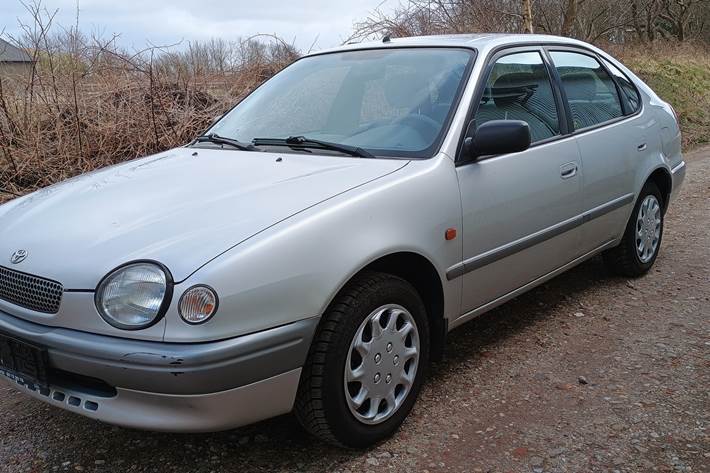 undefined Toyota Corolla fra 1999