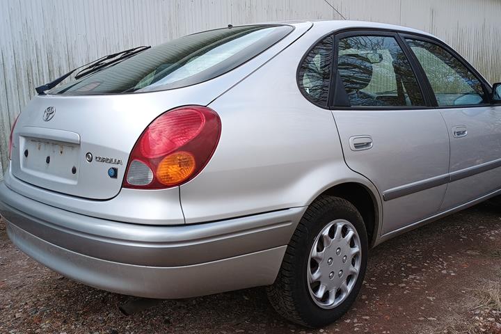 undefined Toyota Corolla fra 1999