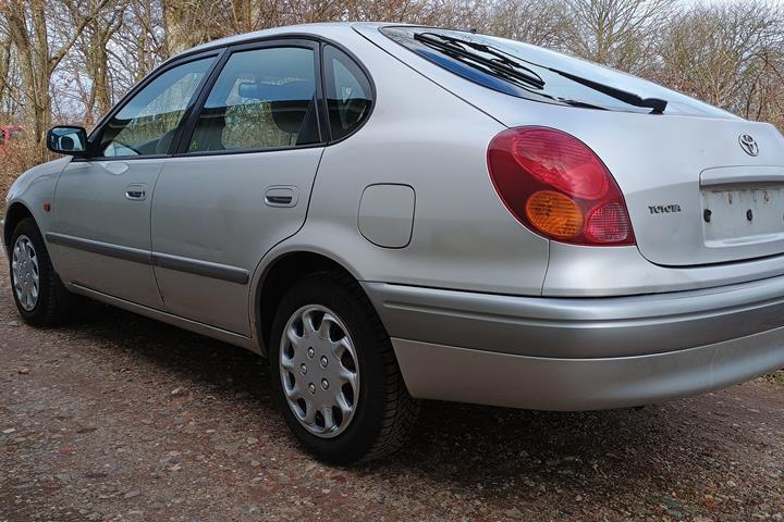 undefined Toyota Corolla fra 1999
