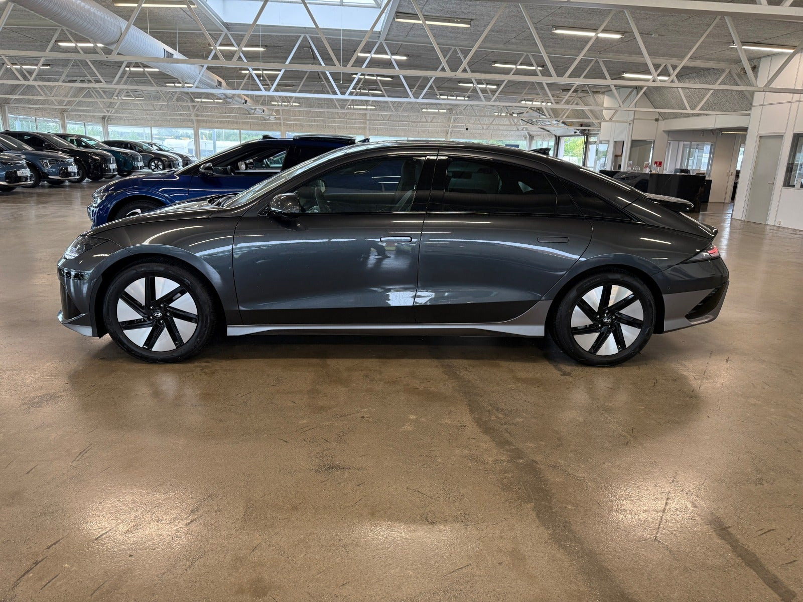 Grå Hyundai Ioniq 6 fra 2024