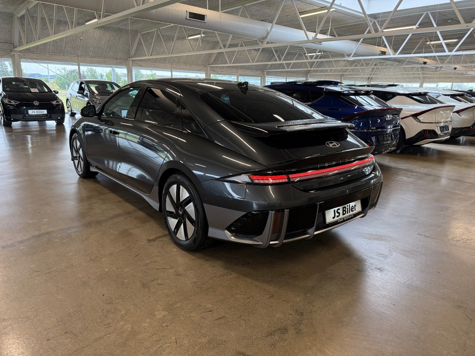 Grå Hyundai Ioniq 6 fra 2024