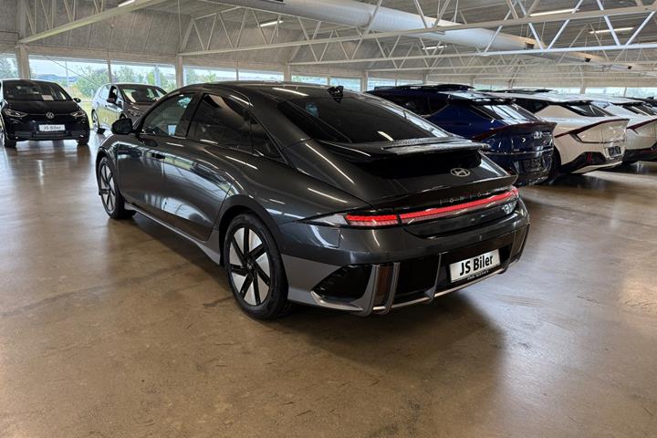 Grå Hyundai Ioniq 6 fra 2024