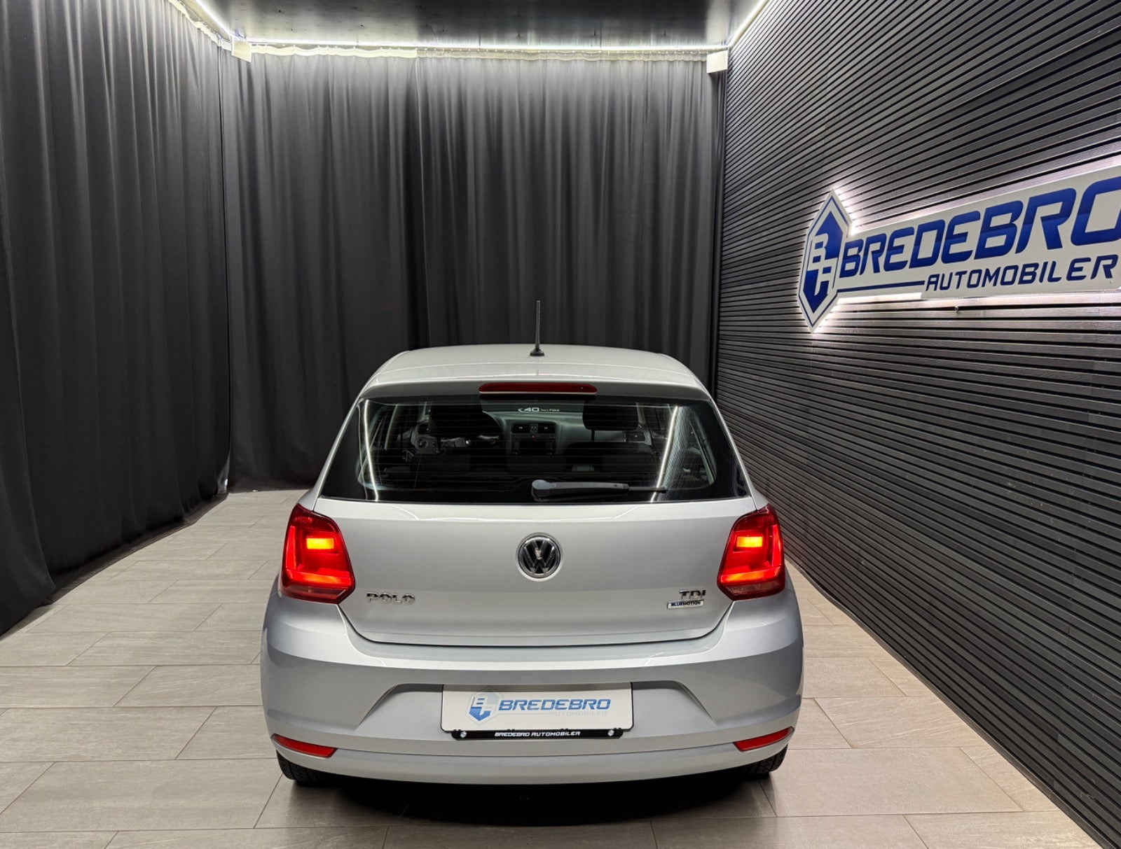 Sølv VW Polo fra 2016