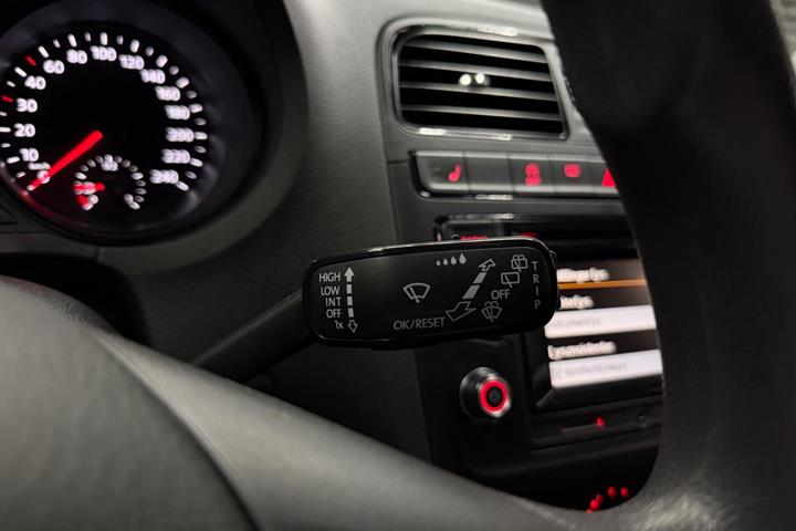 Sølv VW Polo fra 2016