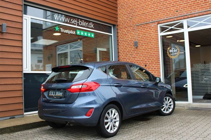 Blå Ford Fiesta fra 2019