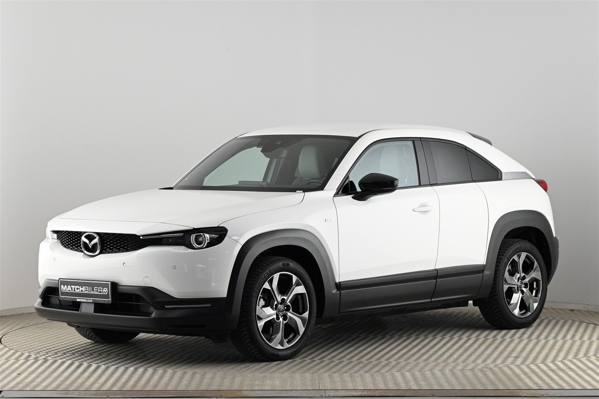 Hvid Mazda MX-30 fra 2023