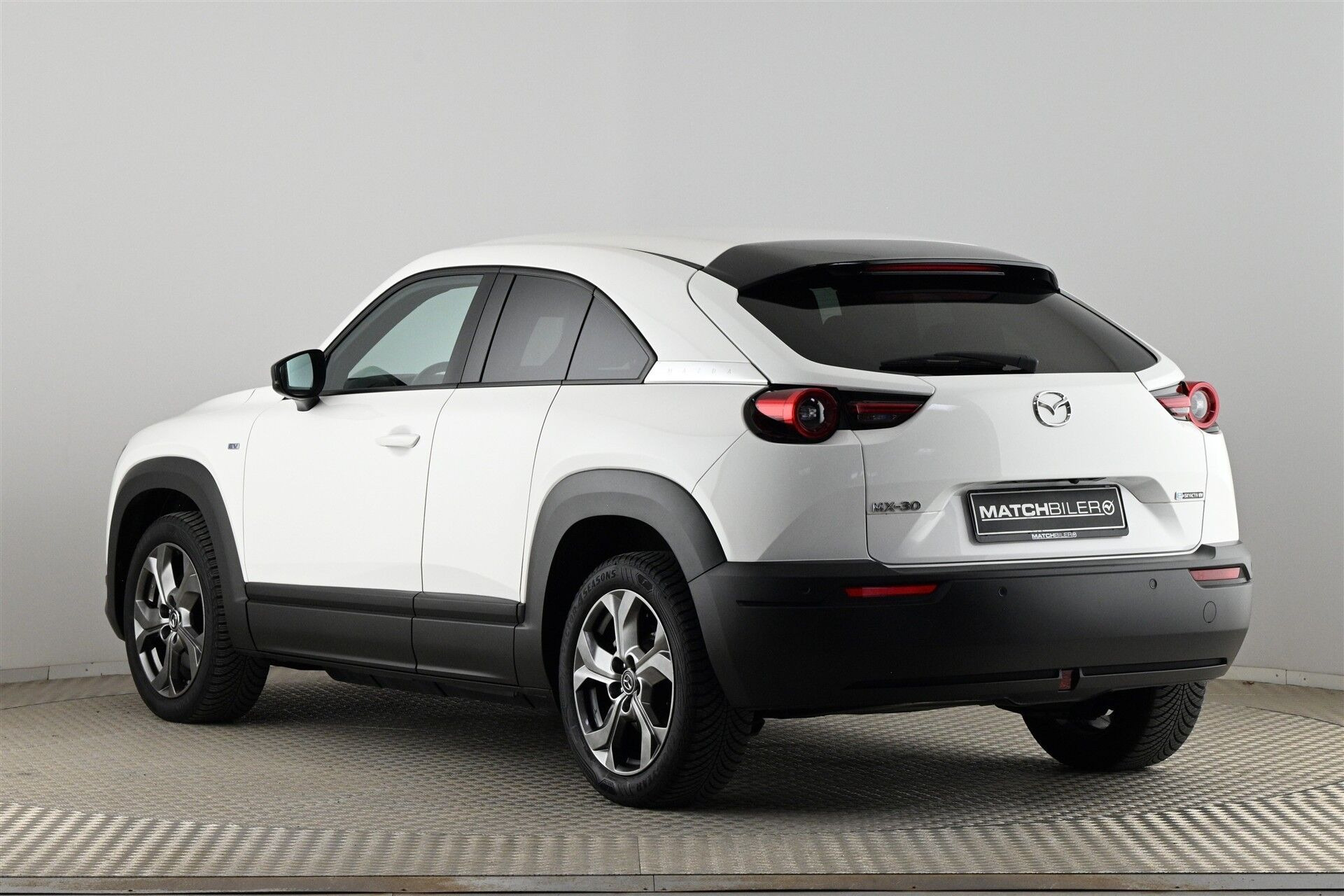 Hvid Mazda MX-30 fra 2023