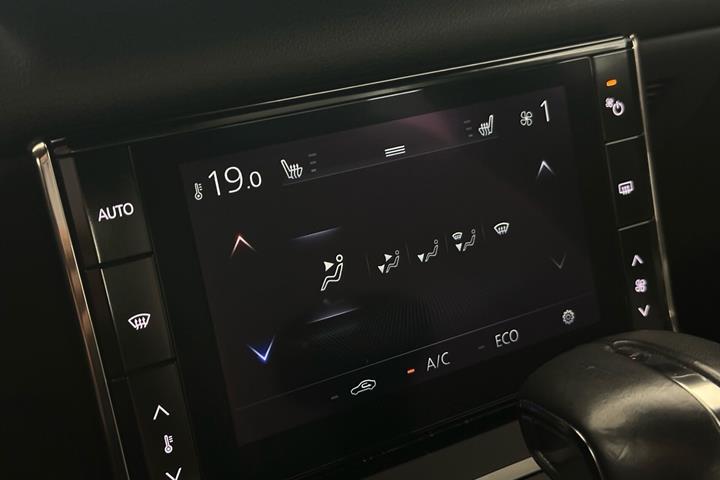 Hvid Mazda MX-30 fra 2023