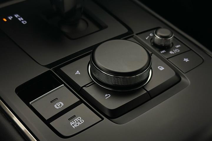 Hvid Mazda MX-30 fra 2023