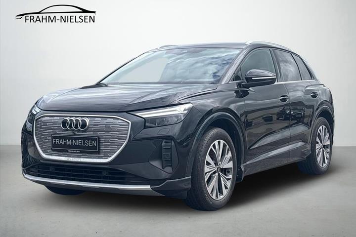 Sort Audi Q4 fra 2022 set udefra