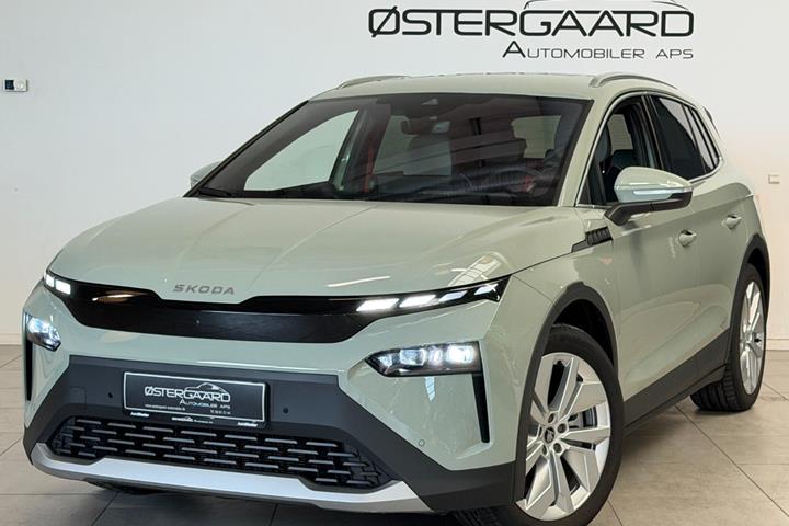Grøn Skoda Elroq fra 2025 set udefra