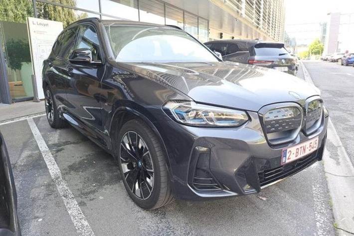 Grå BMW iX3 fra 2022