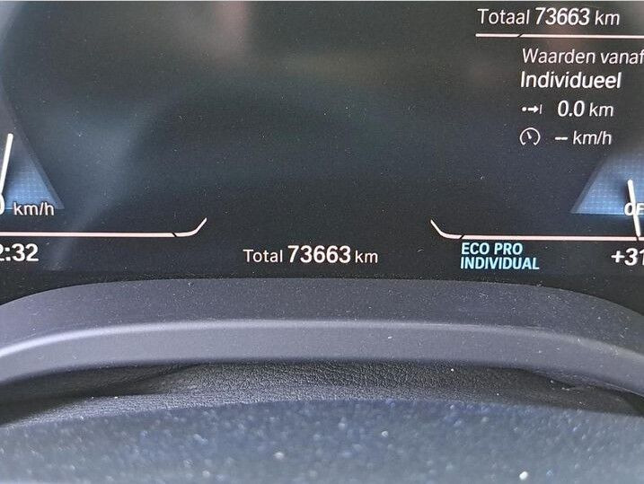 Grå BMW iX3 fra 2022