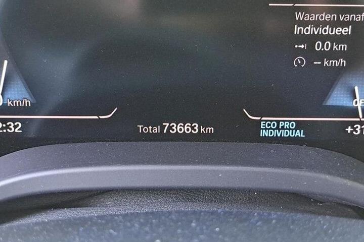 Grå BMW iX3 fra 2022