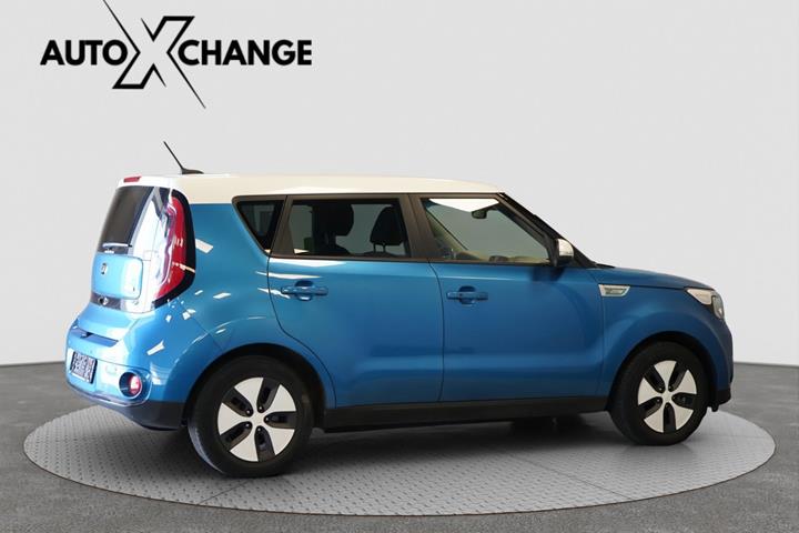 Blå Kia Soul fra 2018 set udefra
