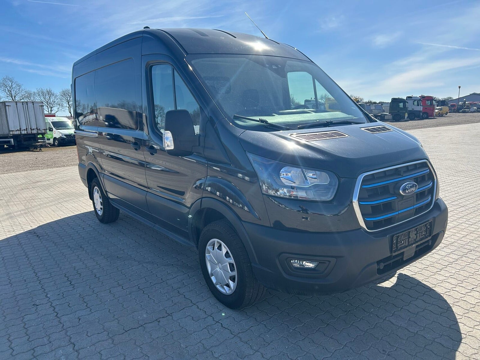Sort Ford E-Transit 390 L2 Van fra 2022