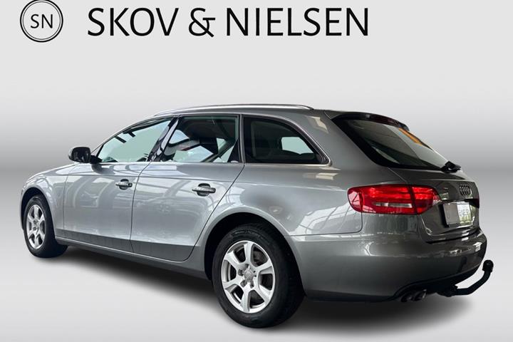 Grå Audi A4 fra 2009