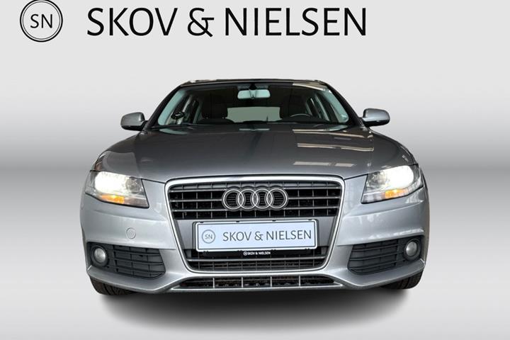 Grå Audi A4 fra 2009