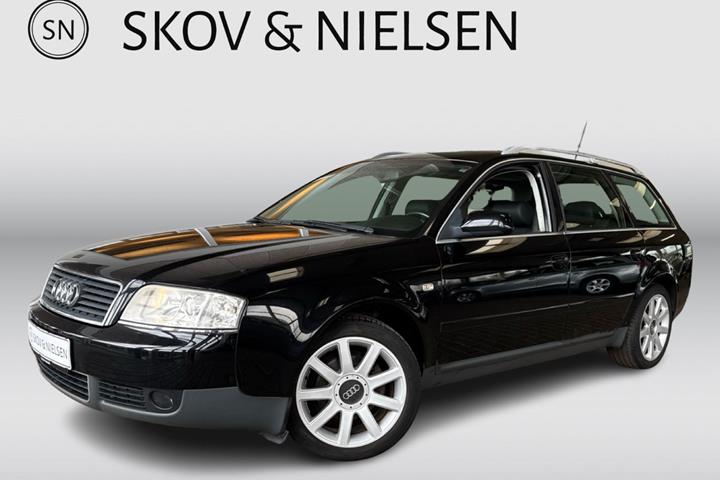 Sort Audi A6 fra 2004 set udefra