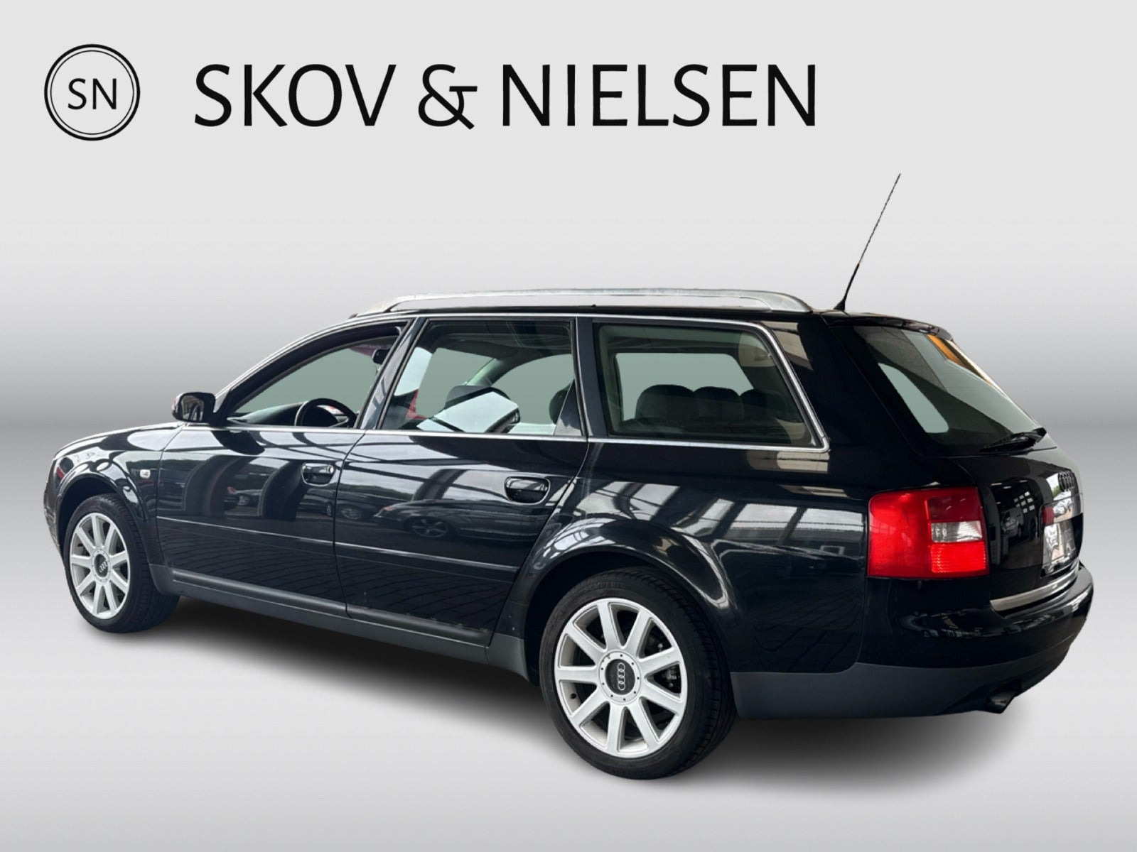 Sort Audi A6 fra 2004