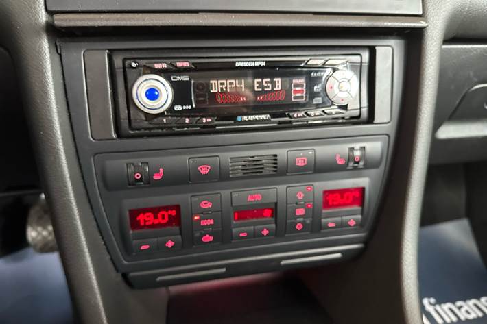 Sort Audi A6 fra 2004
