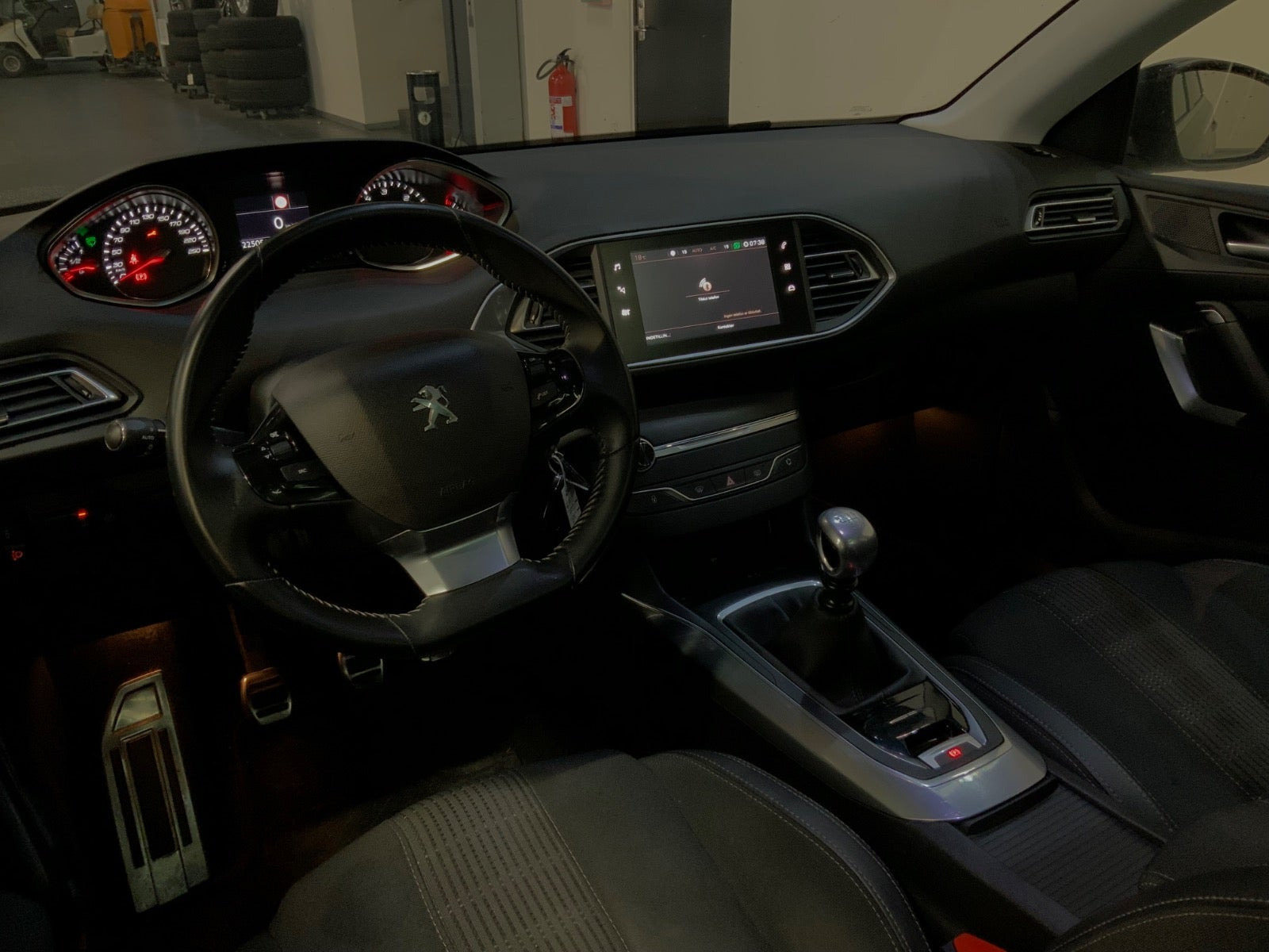 Sort Peugeot 308 fra 2018