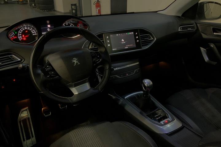 Sort Peugeot 308 fra 2018