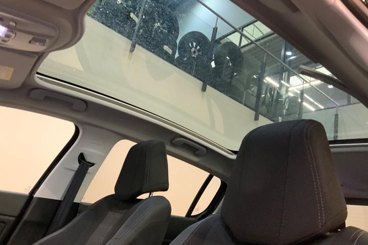 Sort Peugeot 308 fra 2018