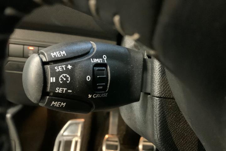 Sort Peugeot 308 fra 2018