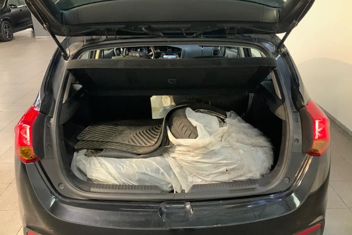 Sort Kia Ceed fra 2014