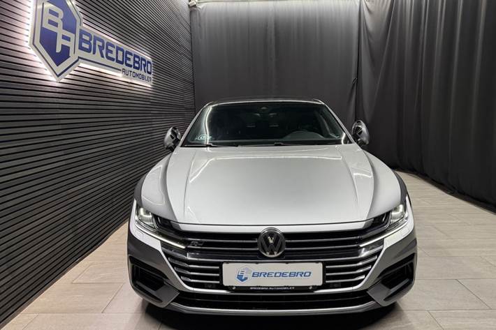 Grå VW Arteon fra 2018