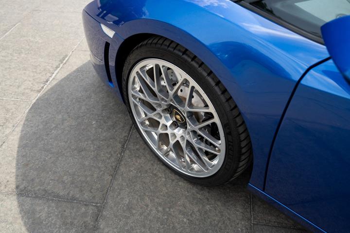 Blå Lamborghini Gallardo fra 2012 set udefra