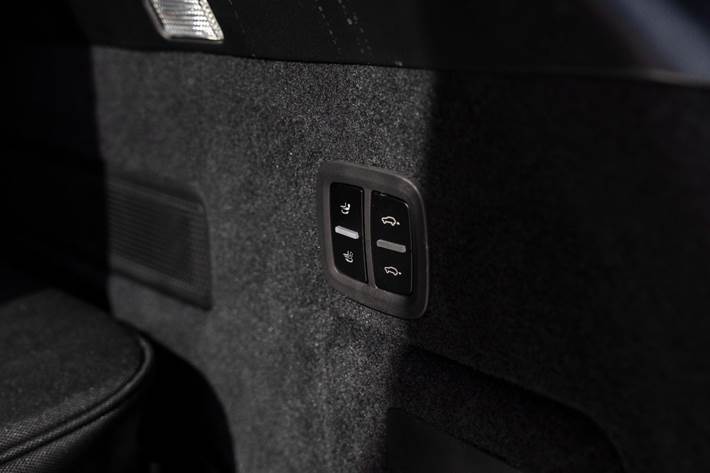 Sort Porsche Cayenne fra 2024