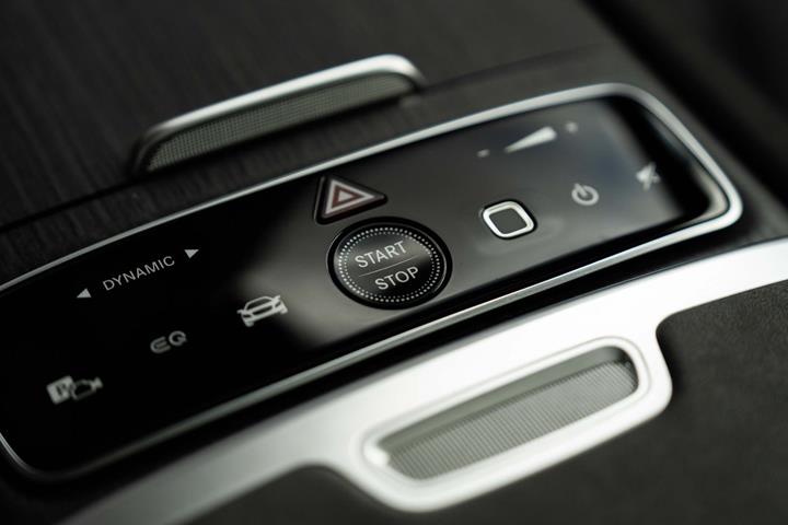 Sort Mercedes EQS580 fra 2022