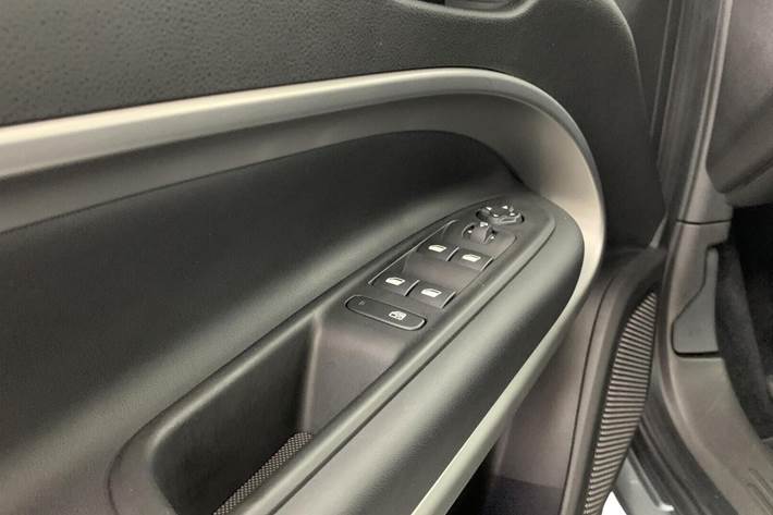 Grå Jeep Avenger fra 2025