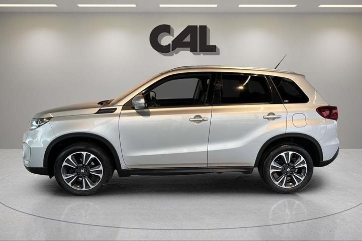 Sølv Suzuki Vitara fra 2021