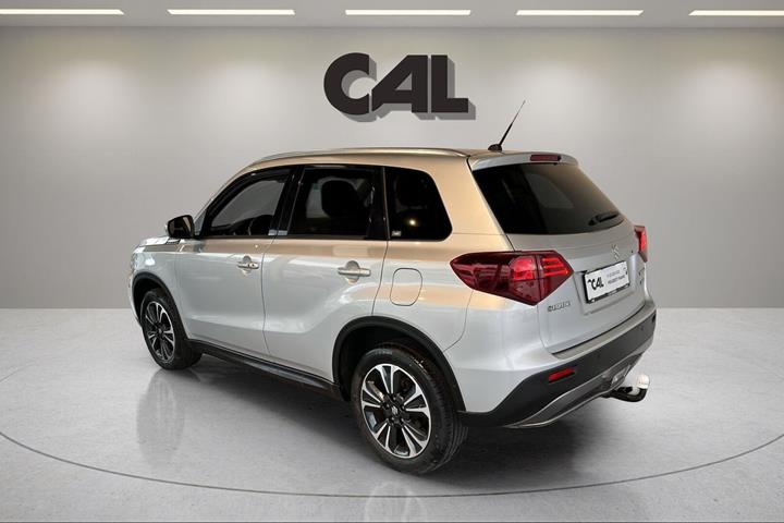 Sølv Suzuki Vitara fra 2021
