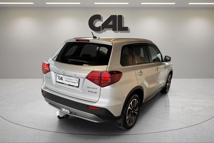 Sølv Suzuki Vitara fra 2021