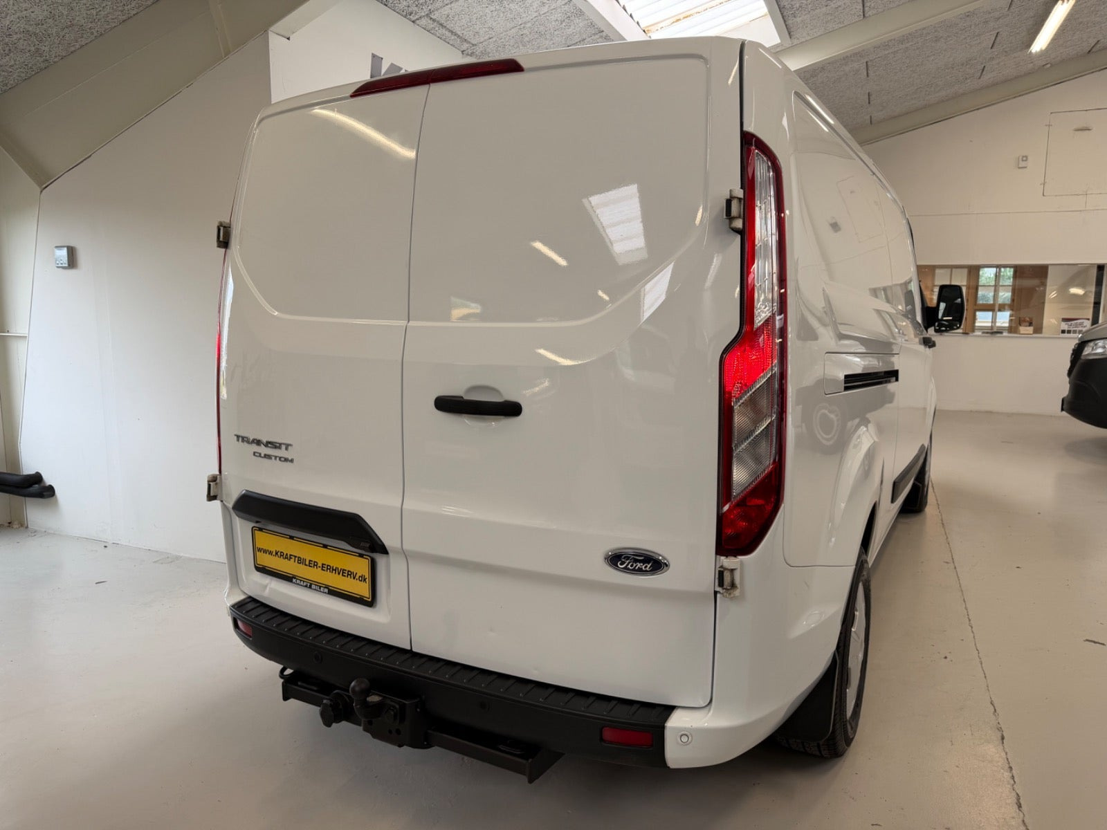 Hvid Ford Transit Custom 300 L2 fra 2022