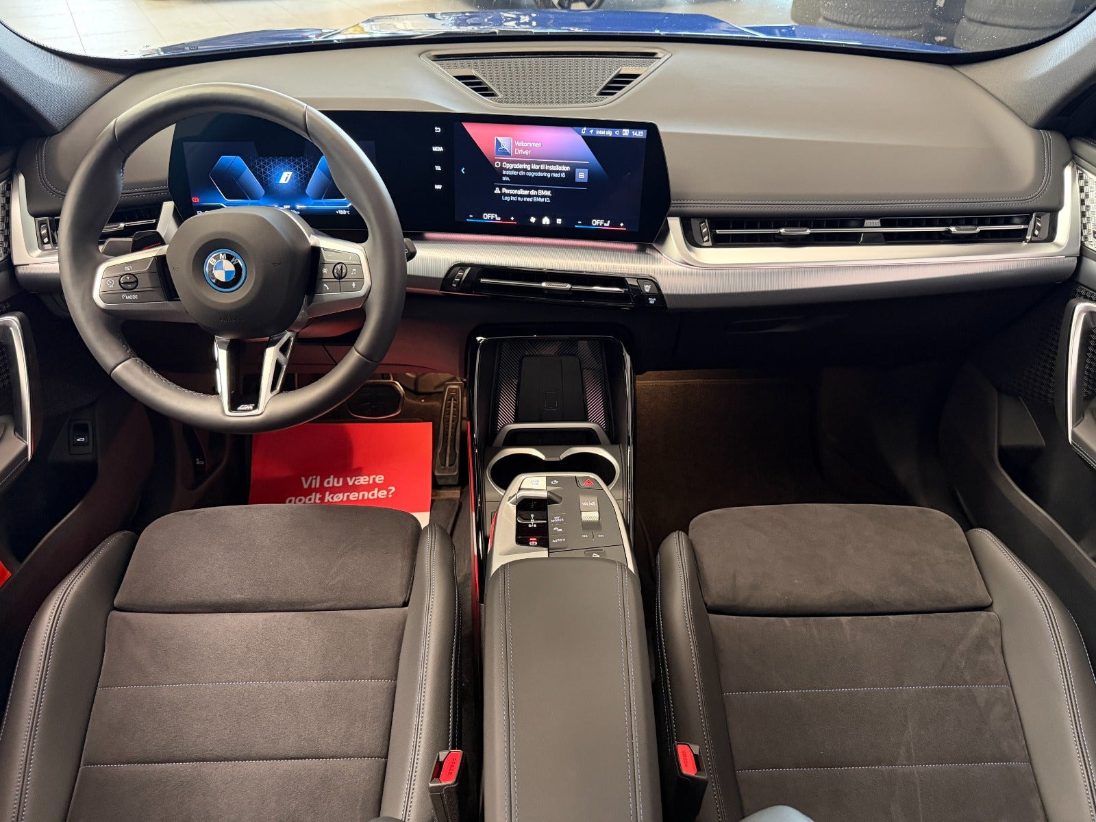 Blå BMW iX1 fra 2024