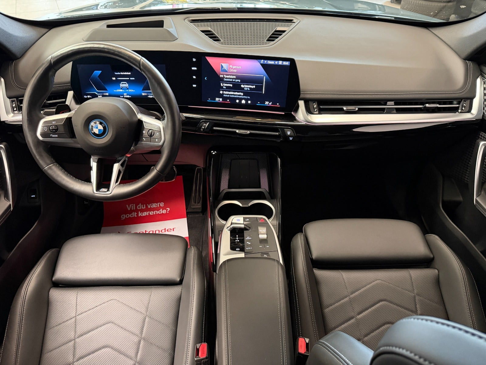 Grøn BMW iX1 fra 2024