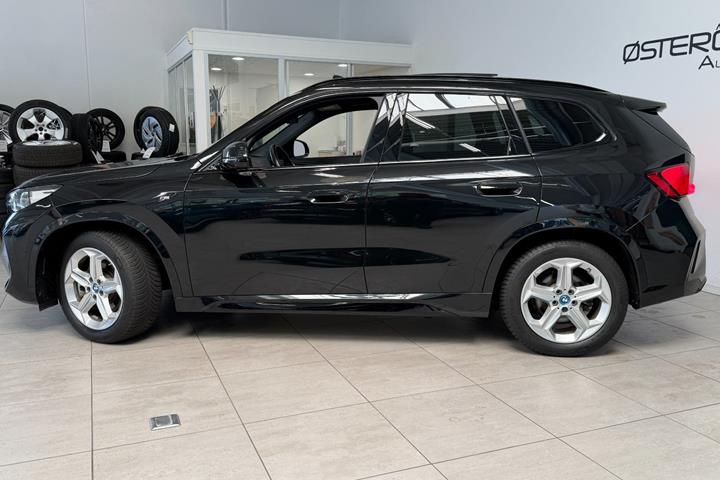 Sort BMW iX1 fra 2024