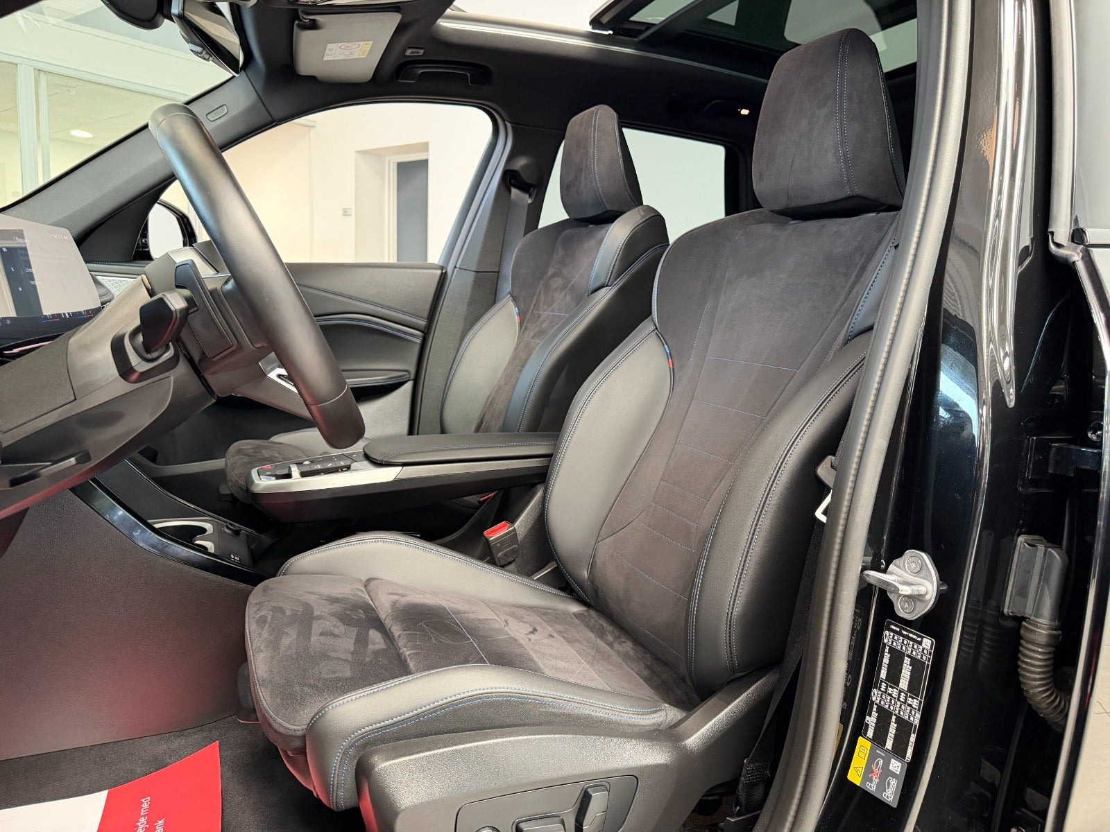 Sort BMW iX1 fra 2024