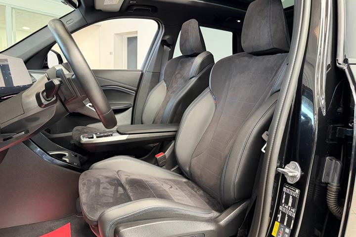 Sort BMW iX1 fra 2024