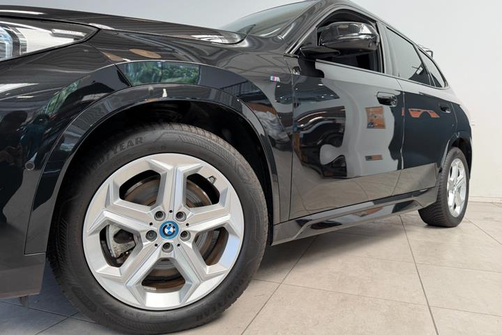 Sort BMW iX1 fra 2024