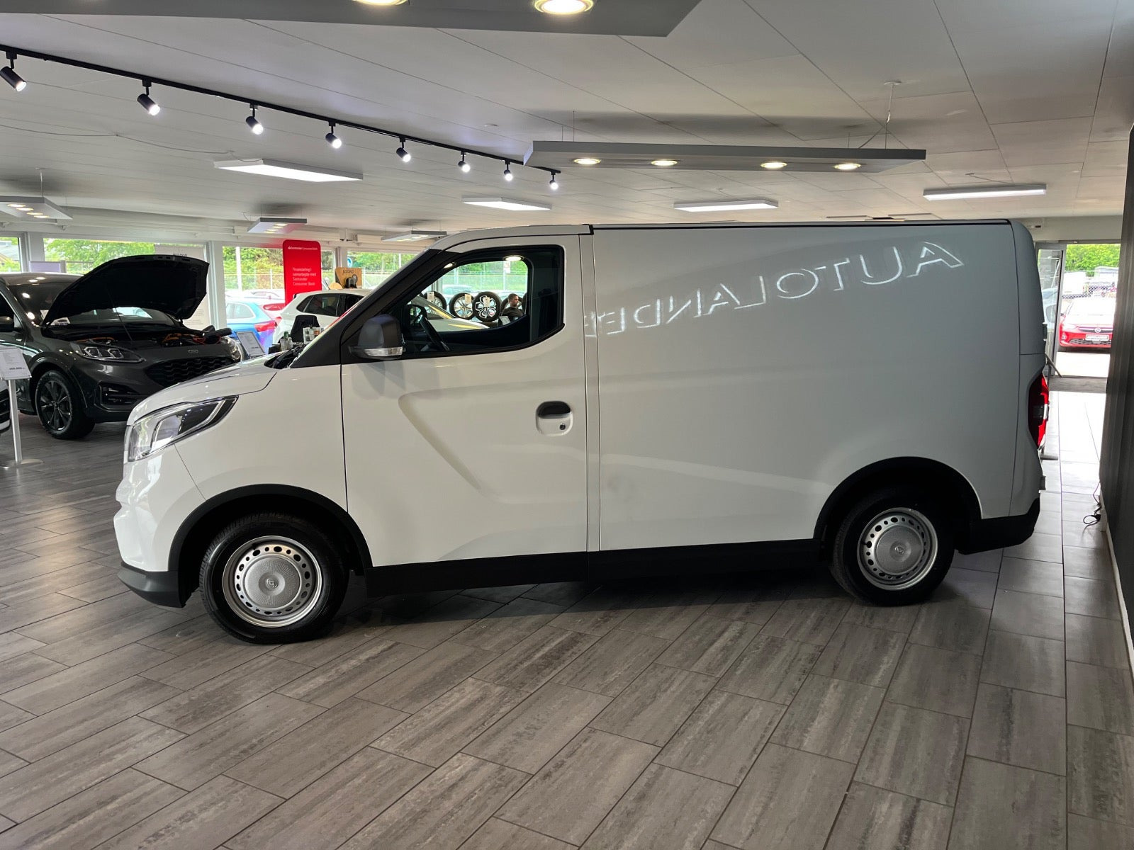Hvid Maxus e-Deliver 3 fra 2025 set udefra