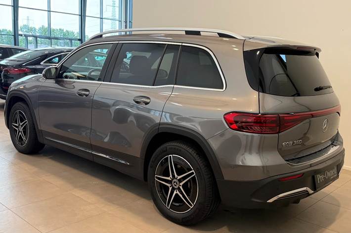 Grå Mercedes EQB350 fra 2025