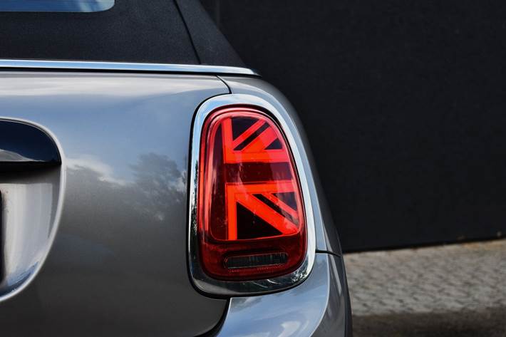 Grå Mini Cooper S fra 2018