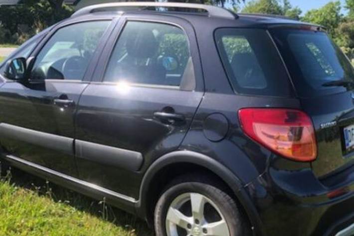 Sort Suzuki SX4 fra 2011